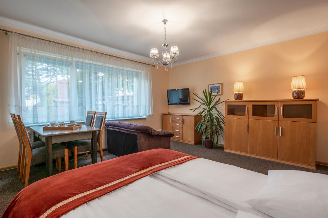 Hotel Dom Atalia Wynajem Pokoi Leba Exterior foto